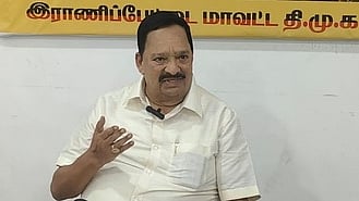 அமைச்சா் காந்தி