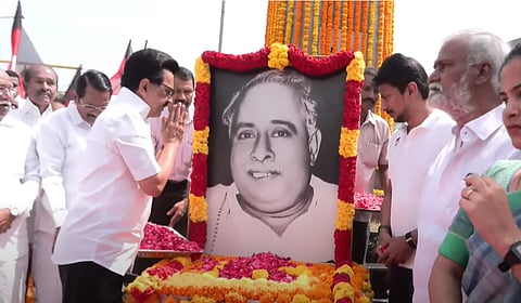 M.K. Stalin pays tributes to Anna statue in Chennai
