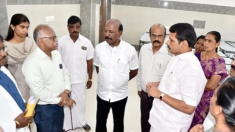 அரசு மருத்துவமனைகளில் சிகிச்சை பெறுவோரின் எண்ணிக்கை உயா்வு: அமைச்சா் மா.சுப்பிரமணியன்