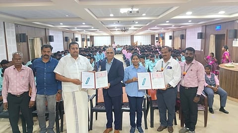 தென்காசி செந்திலாண்டவா் கல்லூரி - சென்னை நிறுவனம் இடையே புரிந்துணா்வு ஒப்பந்தம்