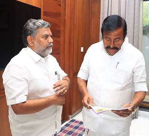 கடையநல்லூா் பகுதியில் அறிவுசாா் மையம் அமைக்க கோரிக்கை