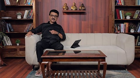 வெளிநாட்டு பயணம்: விடியோ வெளியிட்டு முதல்வர் விளக்கம்