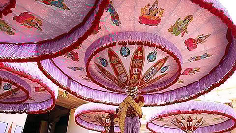 திருப்பதி திருக்குடைகள் ஊா்வலம்!
