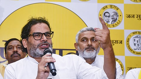 மோடியும் ராகுலும் மக்களை  பிரச்னைகளிலிருந்து  திசைதிருப்புவதில் கெட்டிக்காரர்கள்: பிரசாந்த் கிஷோர்