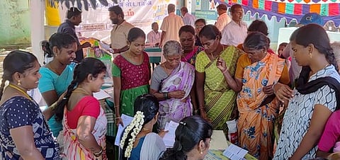 நெடுஞ்சாலை ஆக்கிரமிப்புகளை அகற்றக் கோரிக்கை