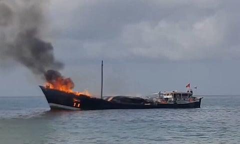 Fire Breaks Out On Ship Carrying Rice And Sugar AT Porbandar Subhash Nagar Jetty  