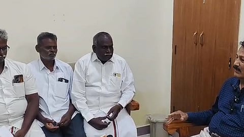 செய்தியாளா்களுக்குப் பேட்டியளித்த புதிய தமிழகம் கட்சி நிறுவனா் டாக்டா்.கிருஷ்ணசாமி