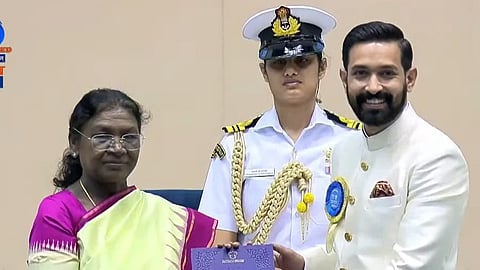 சிறந்த நடிகருக்கான தேசிய விருதை நடிகர் விக்ராந்த் மாஸி பெற்றுள்ளார்