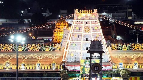 ஏழுமலையான் தரிசனம்: 12 மணிநேரம் காத்திருப்பு