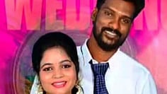 சாலை  மறியலில்  ஈடுபட்ட  காா்த்திகேயனின்  உறவினா்கள்.
