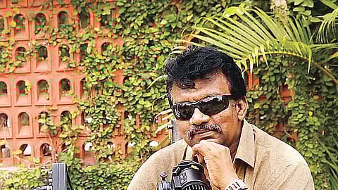 தெருவோர அற்புதன் இசைக்கும் சங்கீதம்!