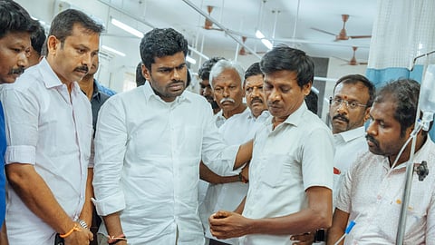 கரூர் கூட்ட நெரிசலில் பாதிக்கப்பட்டோரின் குடும்பத்தினரை சந்தித்த அண்ணாமலை