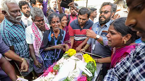 கரூரில் 40 பேர் உயிரிழப்பு