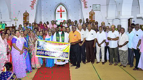ஸ்ரீவில்லிபுத்தூா் தோமா தேவாலயத்தில் மூத்த குடிமக்கள் ஞாயிறு ஆராதனை