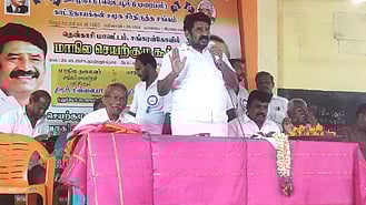  கூட்டத்தில் பேசிய சங்க மாநிலத் தலைவா் சின்னையா.