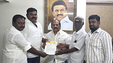 குருக்கள்பட்டி சிட்கோ தொழிற்பேட்டையில் இடத்தின் மதிப்பைக் குறைத்து வழங்கக் கோரி அமைச்சரிடம் மனு