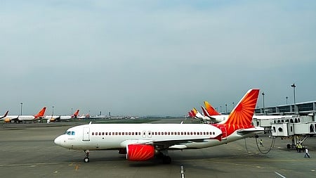 மிதமாக உயா்ந்த உள்நாட்டு விமானப் போக்குவரத்து