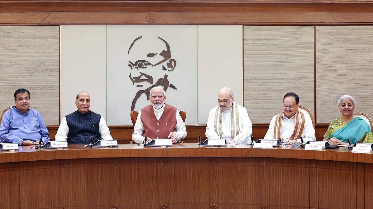 dinamani%2F2025-10-01%2F9iug2d79%2Funion-cabinet