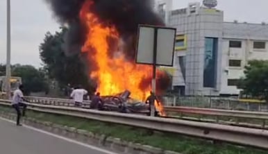 கார் விபத்து