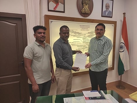 பகலில் நெல்லை, தென்காசி வழியாக தூத்துக்குடி-திருவனந்தபுரம் இன்டா்சிட்டி ரயில் இயக்கக் கோரிக்கை