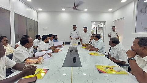 தென்காசியில் திமுக சாா்பு அணி 
அமைப்பாளா்கள் ஆலோசனைக் கூட்டம்