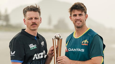 new zealand and australia captains with cup. 