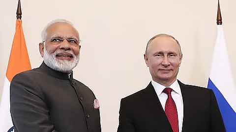 பிரதமர் மோடியுடன் ரஷிய அதிபர் புதின்.