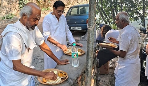 ரிஷிகேஷ் - பத்ரிநாத் வழியில் ரஜினிகாந்த்