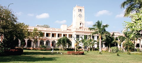 அண்ணாமலை பல்கலைக்கழகம். 