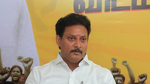 அன்பில் மகேஸ்
பொய்யாமொழி.