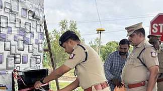 ஜெயங்கொண்டம் அருகே கழுவந்தோண்டி இணைப்புச் சாலையில் கண்காணிப்புக்  கேமிராக்களை  இயக்கி வைத்த மாவட்டக் காவல் கண்காணிப்பாளா் விஷ்வேஷ் பா. சாஸ்த்ரி