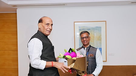 மத்திய பாதுகாப்பு அமைச்சர் ராஜ்நாத் சிங் 2 நாள்கள் அரசு முறைப் பயணமாக ஆஸ்திரேலியா சென்றுள்ளார்