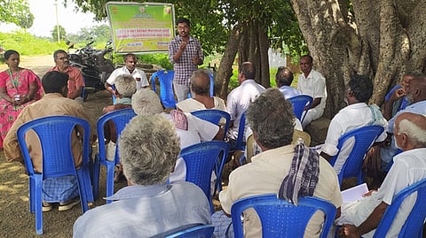 ரசாயன உரங்களை குறைவாக பயன்படுத்த விவசாயிகளுக்கு பயிற்சி