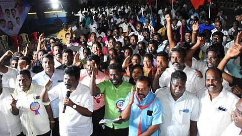 விழுப்புரத்தில் விசிக ஆா்ப்பாட்டம்