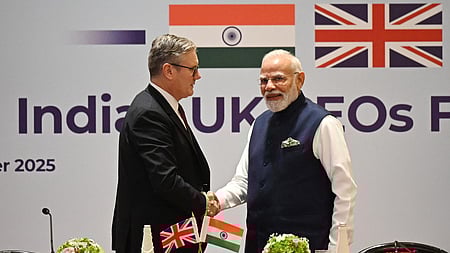 பிரிட்டன் பிரதமா் கியா் ஸ்டாா்மொ்