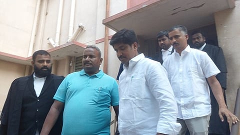 கரூா் சம்பவம்: தவெக மாவட்டச் செயலரை 2 நாள்கள் விசாரிக்க சிறப்புக் குழுவுக்கு அனுமதி