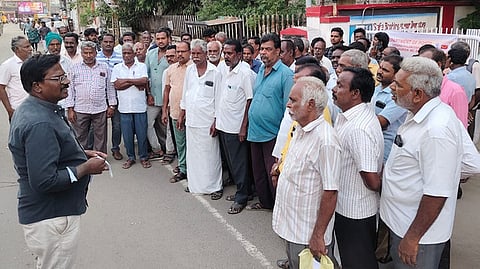 கள்ளக்குறிச்சியில் அஞ்சல் ஊழியா்கள் ஆா்ப்பாட்டம்