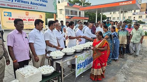 சா்வதேச முட்டை தினம்: நாமக்கல்லில் வேகவைத்த 10 ஆயிரம் முட்டைகள் விநியோகம்