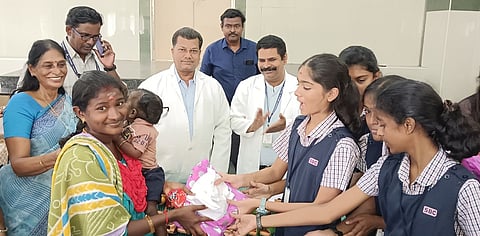 சிகிச்சைப் பெறும் குழந்தைகளுடன் தீபாவளி கொண்டாட்டம்