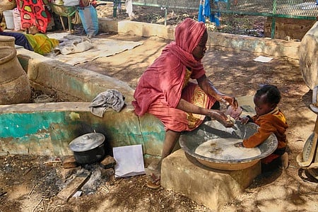 சூடான்: துணை ராணுவ தாக்குதலில் 53 போ் உயிரிழப்பு