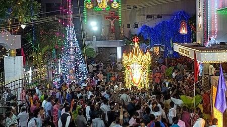 புனித ஜெபமாலை அன்னை ஆலயத் தோ் பவனி