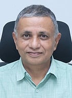 தெற்கு ரயில்வே புதிய கூடுதல் பொது மேலாளா் விபின் குமாா்.