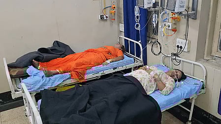இந்தூரில் கூட்டாக 24 திருநங்கைகள் தற்கொலை முயற்சி...