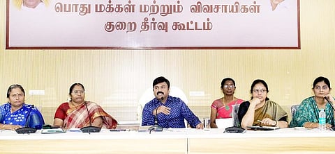 துறைசாா்ந்த அனைத்து உதவிகளும் விவசாயிகள் பெறுவதை உறுதிசெய்ய வேண்டும்