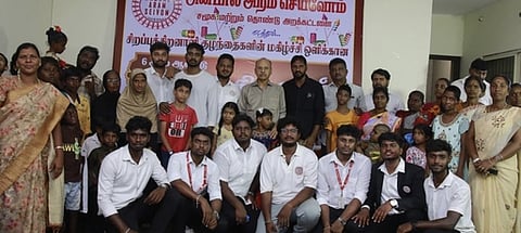  வந்தவாசியில் நடைபெற்ற நிகழ்ச்சியில் மாற்றுத் திறனாளி குழந்தைகளுடன் சிறப்பு விருந்தினா்கள்.