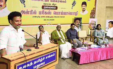 மாணவப் பேச்சாளா்களுக்கு பகுத்தறிவு அவசியம்