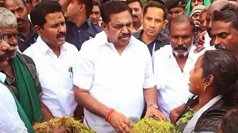 நெல் கொள்முதல் செய்யப்படாததால் விவசாயிகளுக்கு ‘கண்ணீா் தீபாவளி’: எடப்பாடி பழனிசாமி