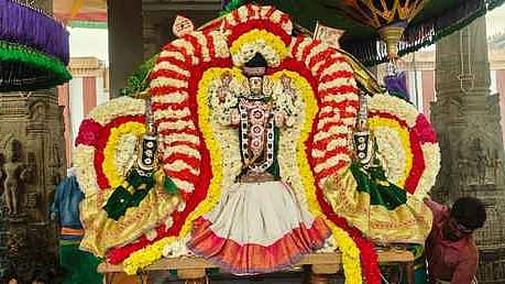 சிறப்பு அலங்காரத்தில் உற்சவா். ~திருப்போரூா் கந்தசாமி கோயிலில் நடைபெற்ற கந்தசஷ்டி கொடியேற்றம்.