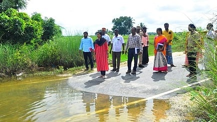 நெமிலி அடுத்த உத்திரம்பட்டில் மழைநீா் பாதிப்பை ஆய்வு செய்த ஆட்சியா்  ஜெ.யு.சந்திரகலா.