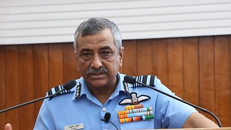 ஏா்மாா்ஷல் ஆசுதோஷ் தீட்சித்